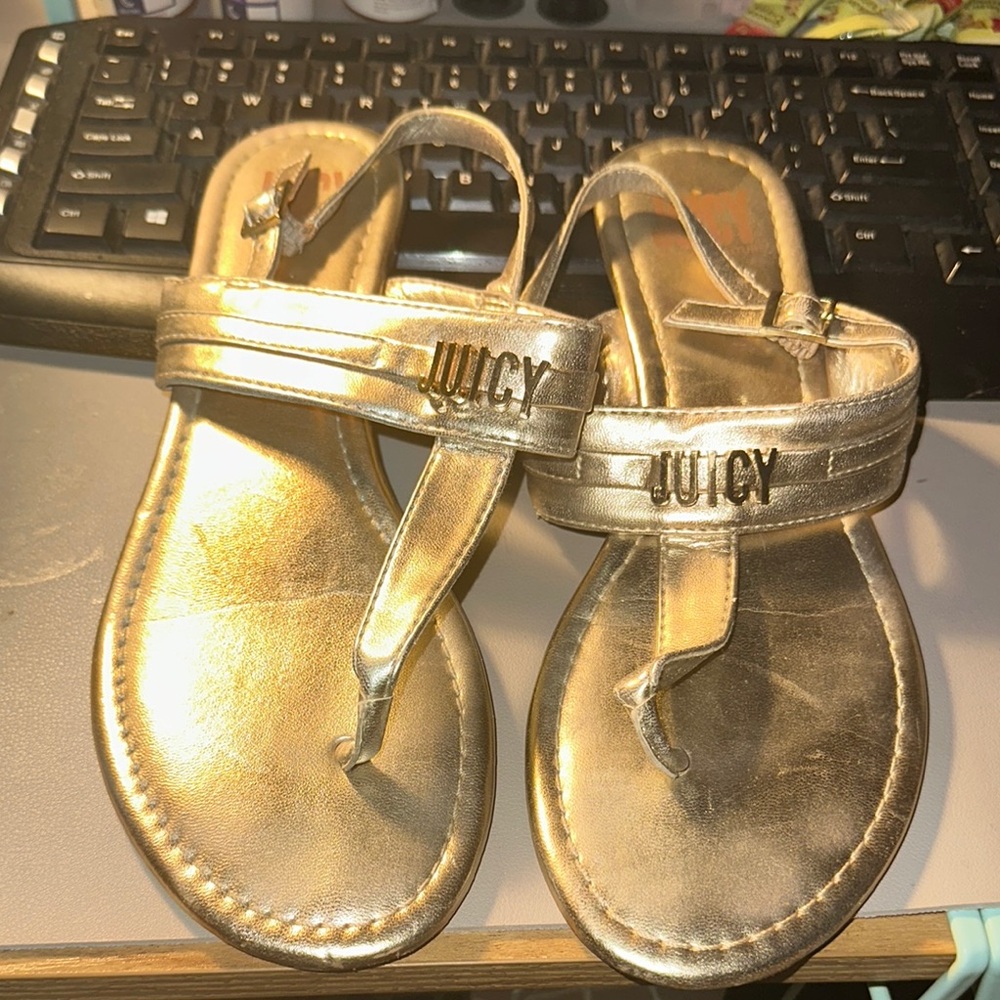 Juicy Couture Kids Gold Sandals